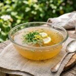 Brodo Freddo in Estate: Reintegro Naturale di Sali e Collagene