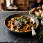 Guancia di manzo brasata funghi: la ricetta autunnale